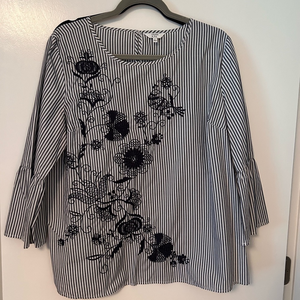 Crown & Ivy pinstripe embroidered women’s blouse, size L